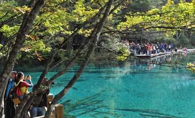 十一黄金周第四天 九寨沟景区饱和管理精细化迎接游客高峰