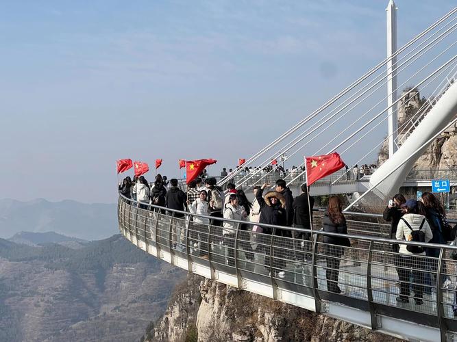 山东青年政治学院现代服务管理学院旅游管理专业师生代表赴潭溪山景区